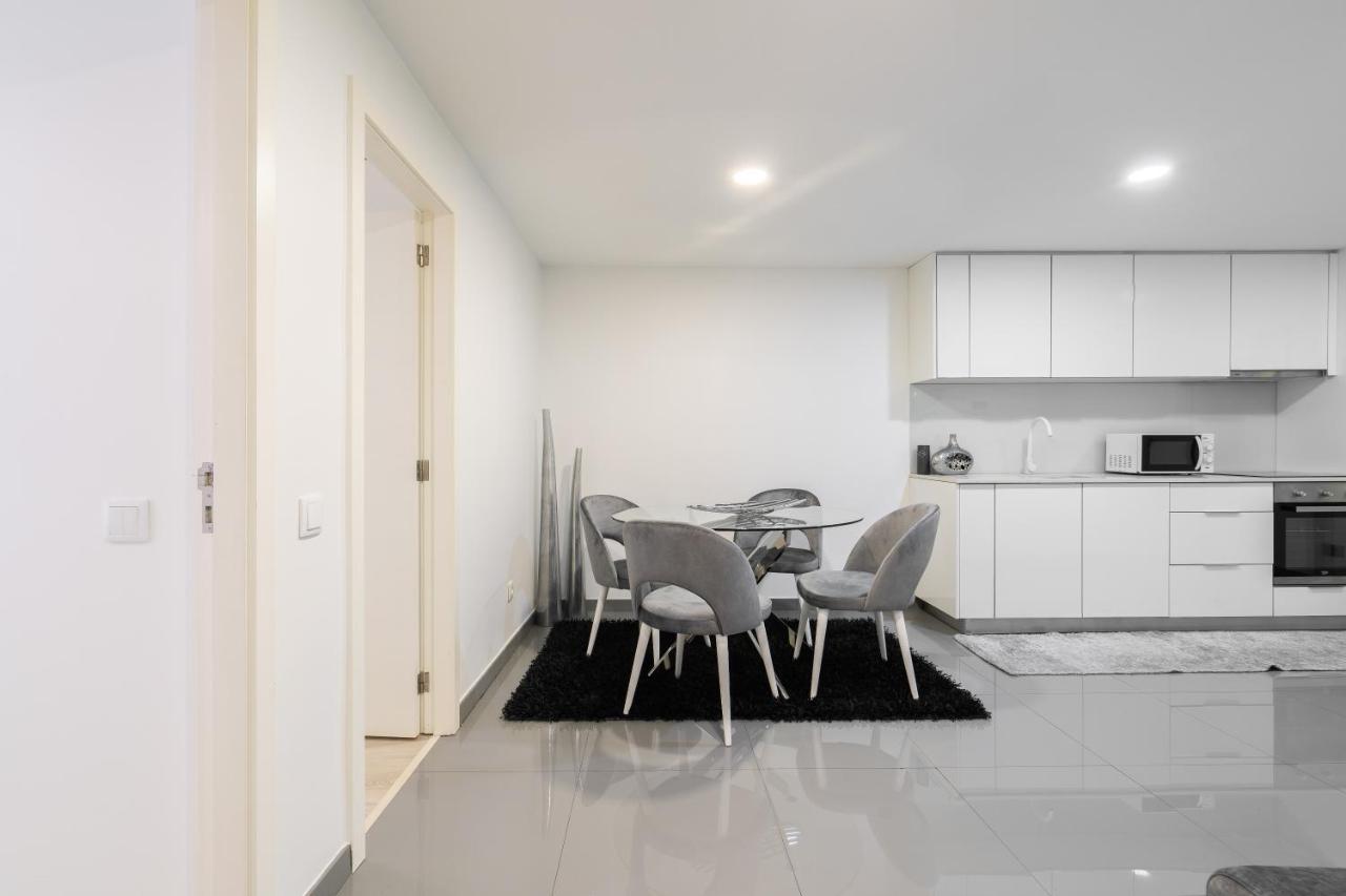 Host Wise - Spacious Noble Apartaments Ace Location Porto Luaran gambar