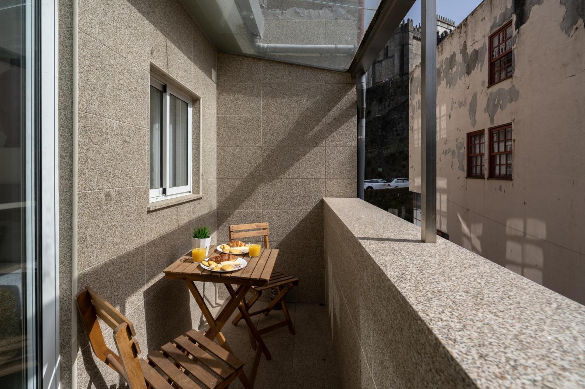 Host Wise - Spacious Noble Apartaments Ace Location Porto Luaran gambar